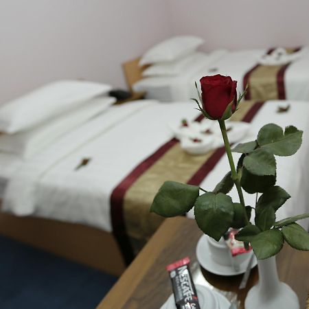 Vacation Hotel Янгон Екстериор снимка