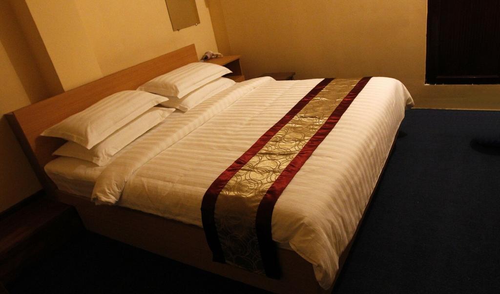 Vacation Hotel Янгон Екстериор снимка