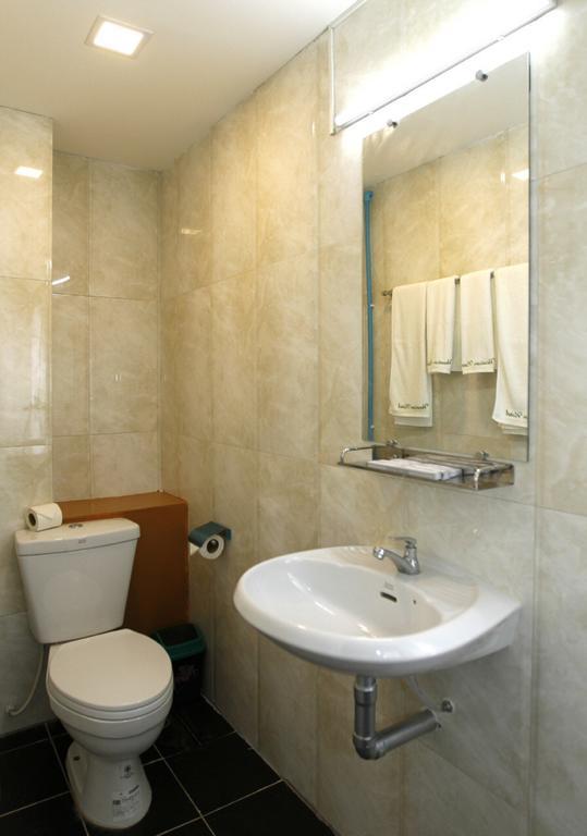 Vacation Hotel Янгон Екстериор снимка