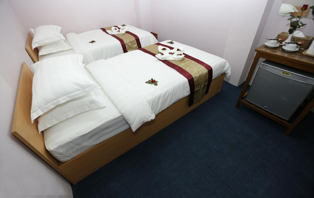 Vacation Hotel Янгон Екстериор снимка