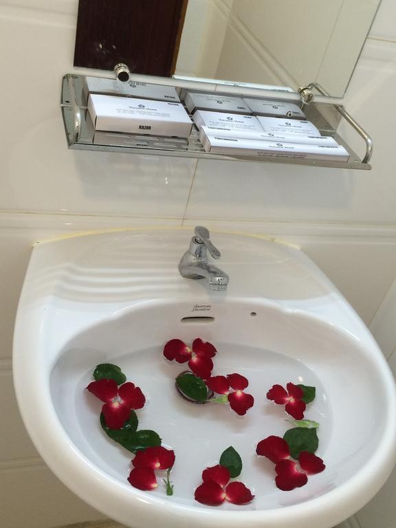 Vacation Hotel Янгон Екстериор снимка
