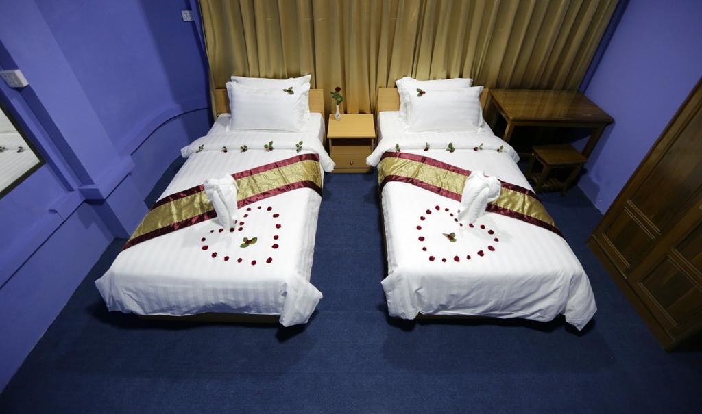 Vacation Hotel Янгон Екстериор снимка