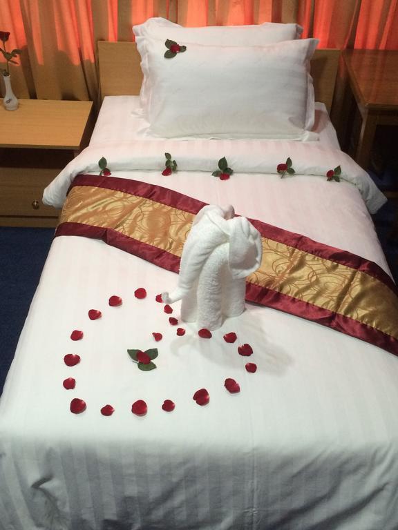 Vacation Hotel Янгон Екстериор снимка